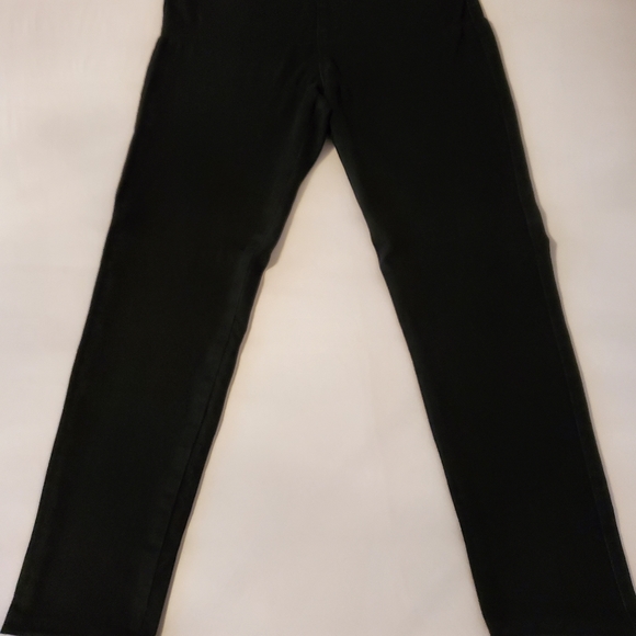 Selling Women's Black Slip on Skinny Jeans - Picture 2 of 10